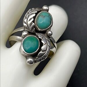 Native American Sterling Silver Turquoise split shank ring, size 9.5 vintage
